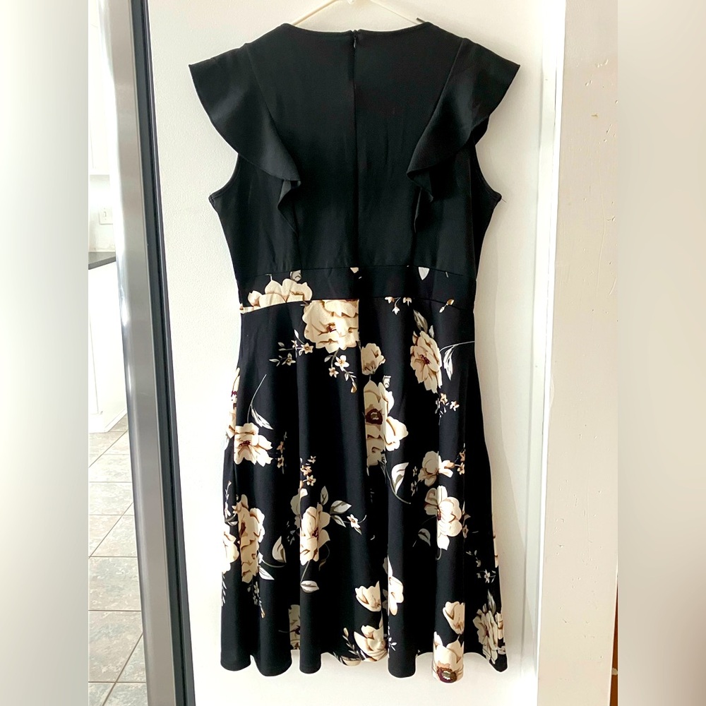 IHot Black and Cream Fit and Flare Midi Dress